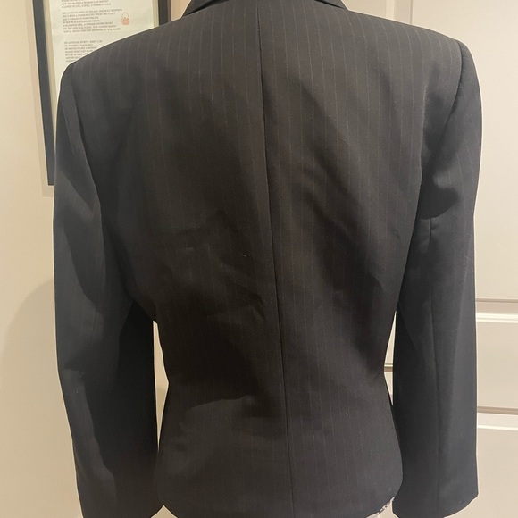 Kasper pin striped black jacket - Picture 3 of 5